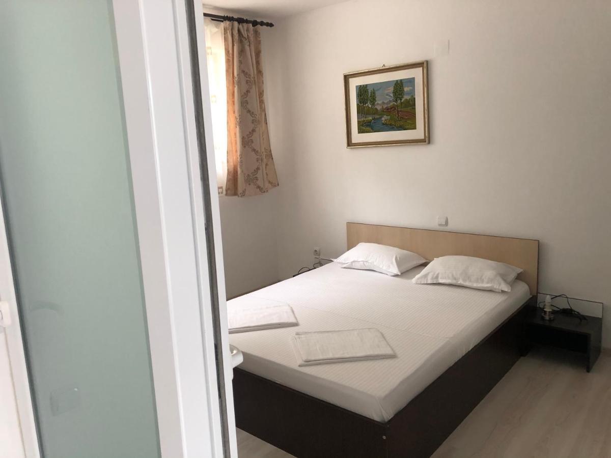 Pensiunea Cazanele Dunarii Dubova Esterno foto