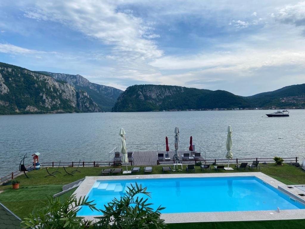 Pensiunea Cazanele Dunarii Dubova Esterno foto